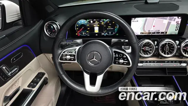 Mercedes-Benz GLB-Class 2022 — Фото 13/20
