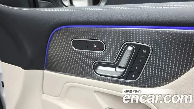 Mercedes-Benz GLB-Class 2022 — Фото 18/20