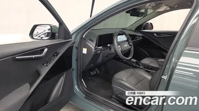 Kia Niro 2022 — Фото 10/20