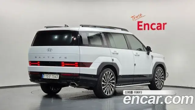 Hyundai Santa Fe 2023 — Photo 2/20