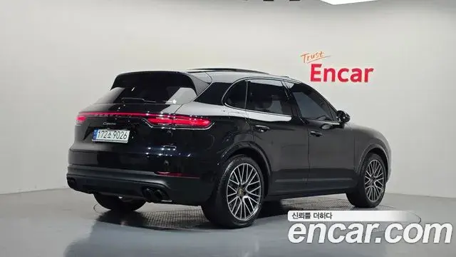 Porsche Cayenne 2021 — Фото 2/20