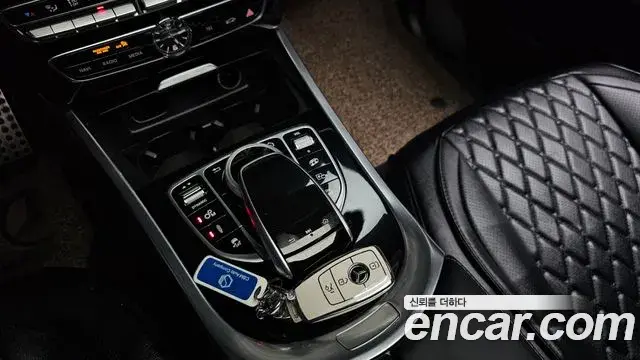 Mercedes-Benz G-Class 2020 — Photo 10/36