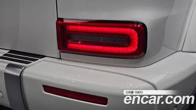 Mercedes-Benz G-Class 2020 — Photo 26/36