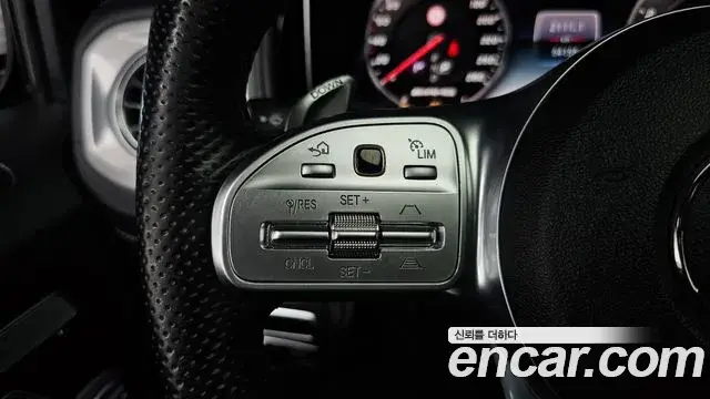 Mercedes-Benz G-Class 2020 — Photo 1/36