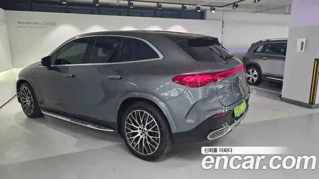Mercedes-Benz EQE SUV 2024 — Photo 10/20