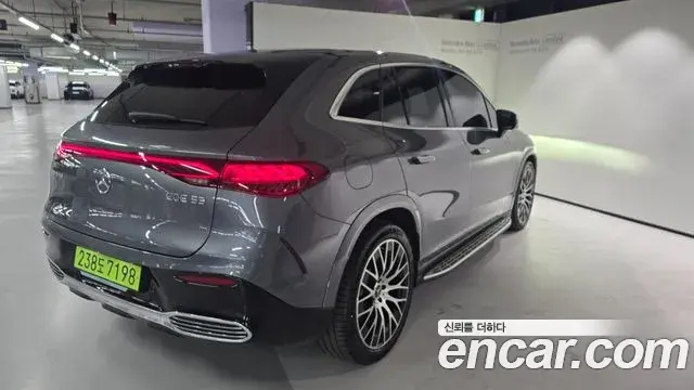 Mercedes-Benz EQE SUV 2024 — Photo 2/20