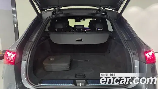 Mercedes-Benz EQE SUV 2024 — Photo 18/20