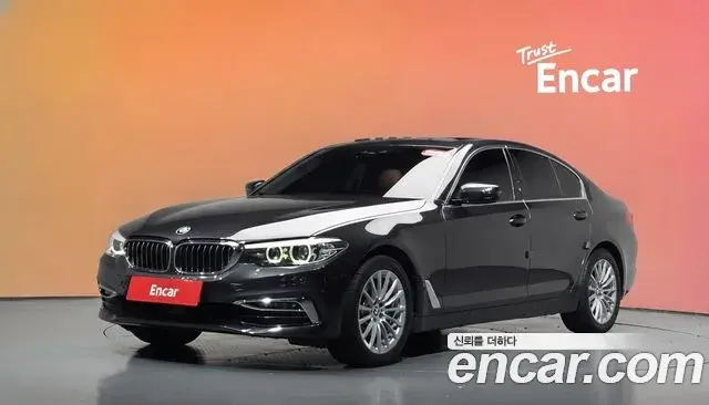 BMW 5 Series 2020 — Фото 1/20