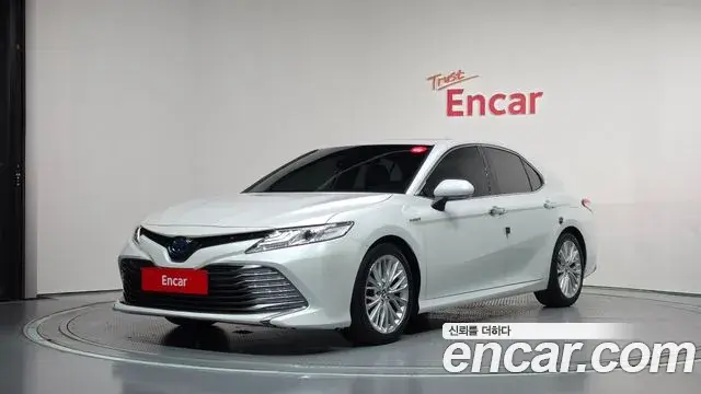 Toyota Camry 2018 — Photo 14/33