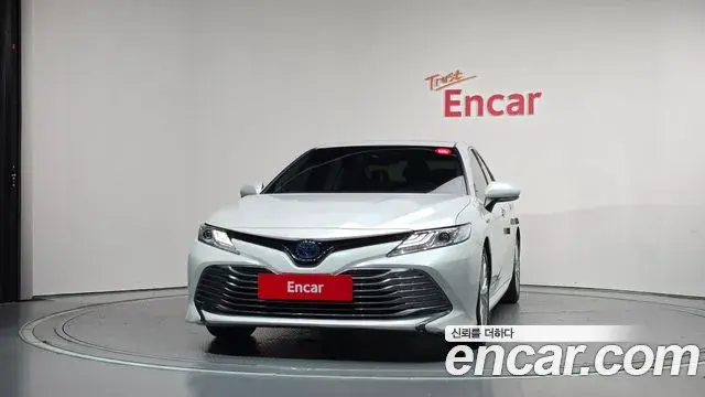 Toyota Camry 2018 — Photo 28/33