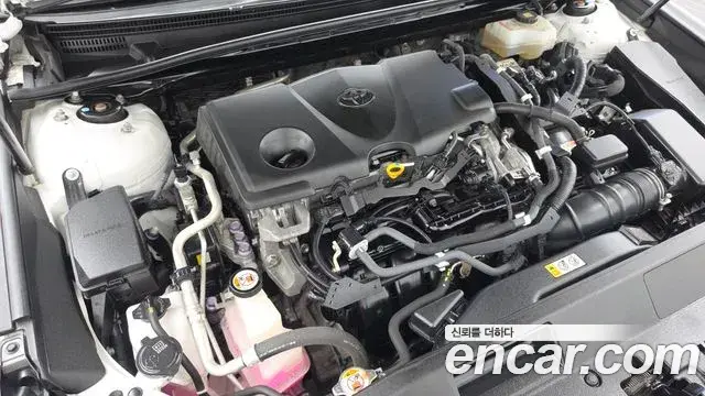 Toyota Camry 2018 — Photo 16/33