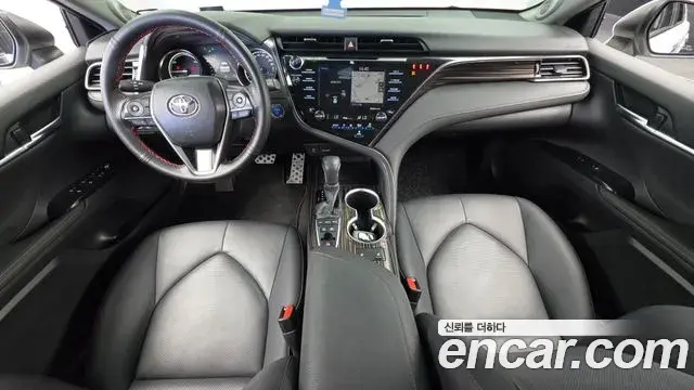 Toyota Camry 2018 — Photo 3/33