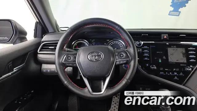Toyota Camry 2018 — Photo 6/33