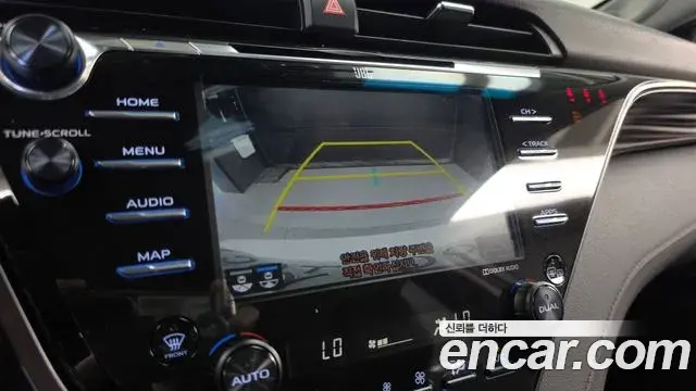 Toyota Camry 2018 — Photo 2/33