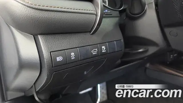 Toyota Camry 2018 — Photo 29/33