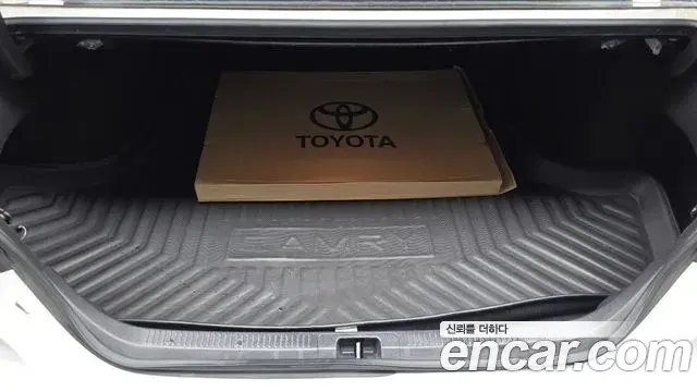 Toyota Camry 2018 — Photo 18/33