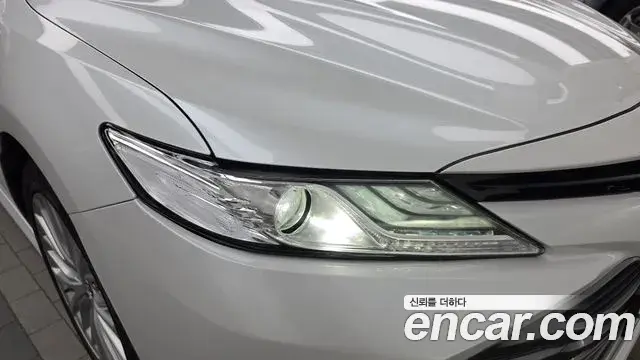 Toyota Camry 2018 — Photo 23/33