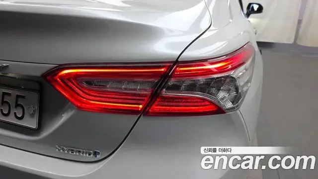Toyota Camry 2018 — Photo 22/33