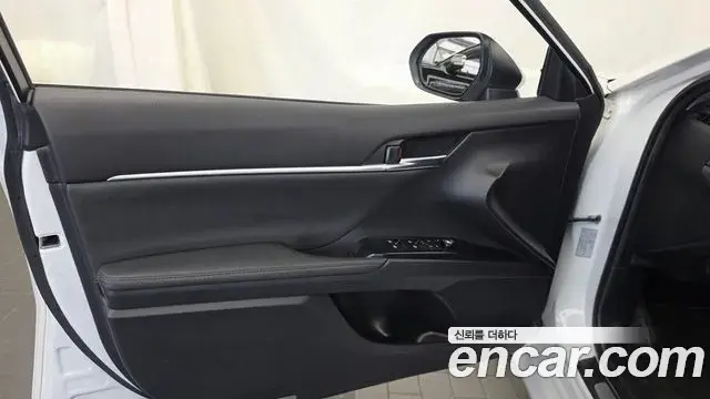 Toyota Camry 2018 — Photo 31/33