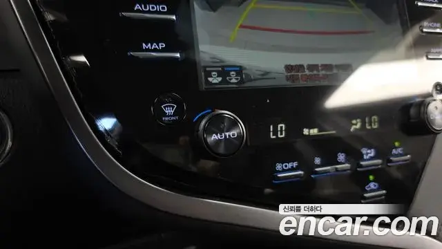 Toyota Camry 2018 — Photo 32/33