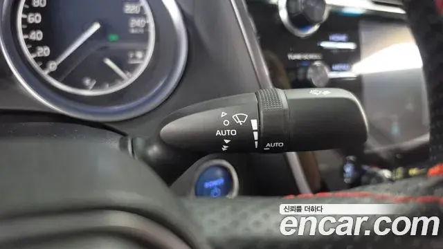 Toyota Camry 2018 — Photo 24/33