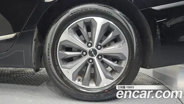 Kia K8 2022 — Photo 32/35
