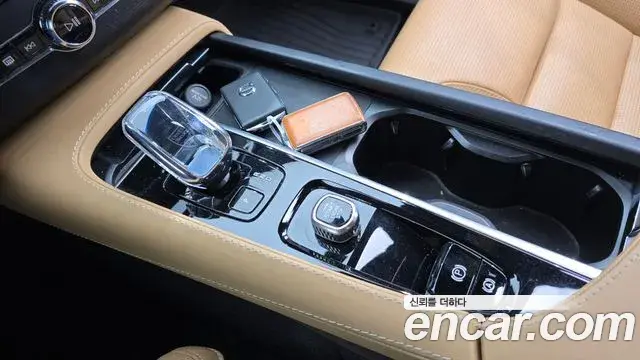 Volvo XC90 2023 — ფოტო 22/30