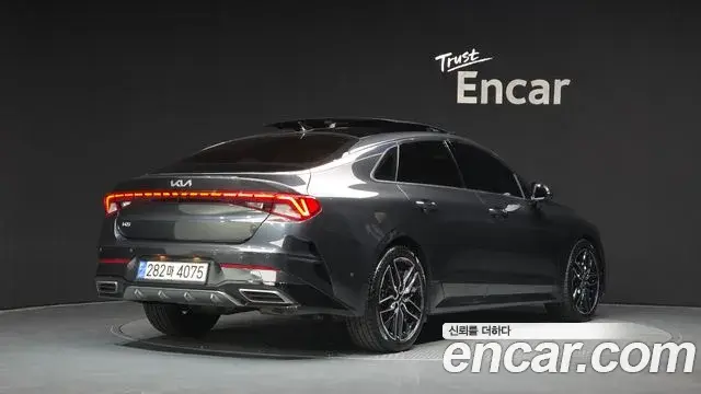 Kia K5 2022 — ფოტო 16/32