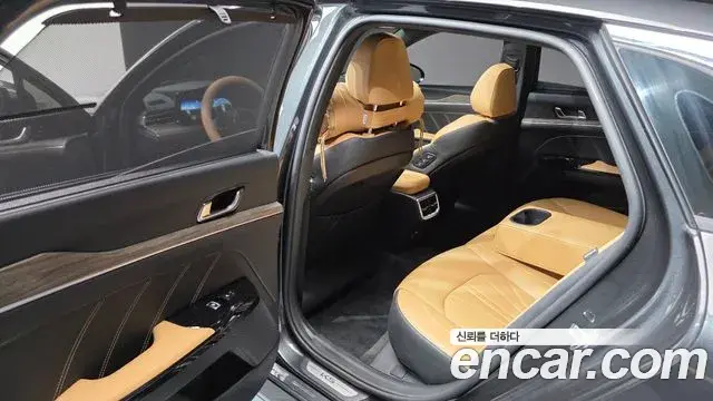 Kia K5 2022 — ფოტო 18/32