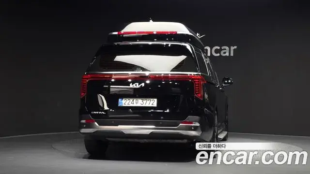 Kia Carnival 2023 — Photo 33/35