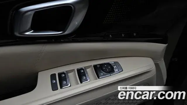 Kia Carnival 2023 — Photo 31/35