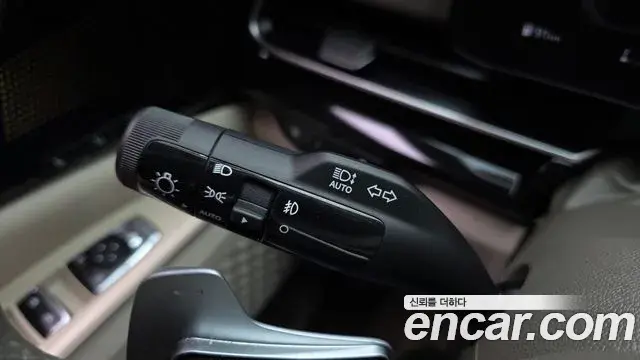 Kia Carnival 2023 — Photo 19/35