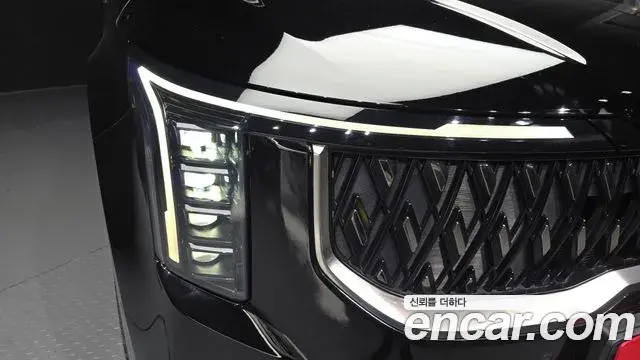 Kia Carnival 2023 — Photo 23/35