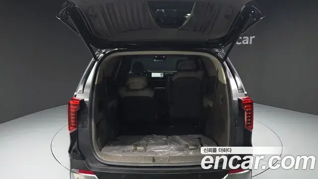 Kia Carnival 2023 — Photo 34/35