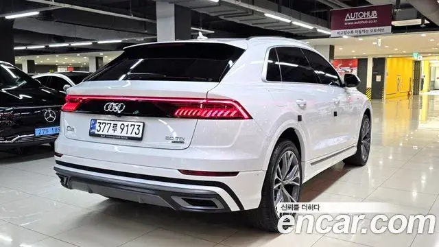 Audi Q7 2021 — Фото 6/20