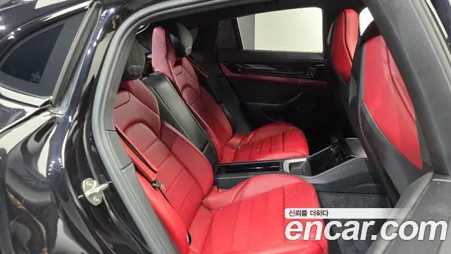 Porsche Panamera 2024 — ფოტო 11/20