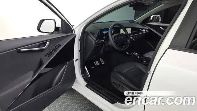 Kia Niro 2024 — Фото 10/20
