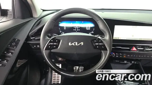Kia Niro 2024 — Фото 13/20