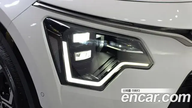Kia Niro 2024 — ფოტო 27/31
