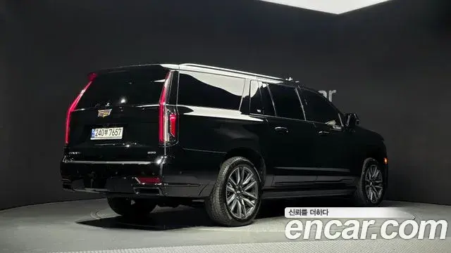 Cadillac Escalade 2024 — ფოტო 8/20