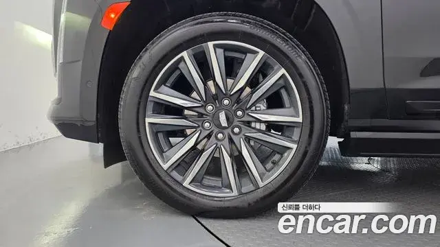 Cadillac Escalade 2024 — ფოტო 17/20