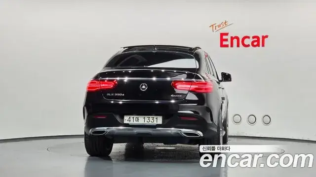 Mercedes-Benz GLE-Class 2018 — Фото 4/20