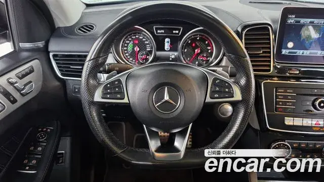 Mercedes-Benz GLE-Class 2018 — Фото 14/20