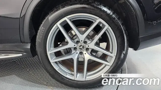 Mercedes-Benz GLE-Class 2018 — ფოტო 15/31