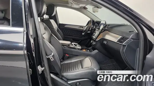 Mercedes-Benz GLE-Class 2018 — ფოტო 25/31
