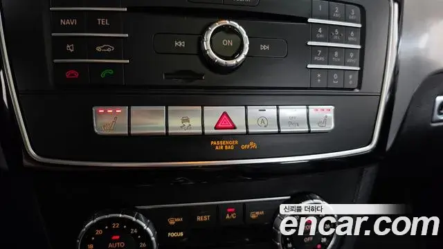 Mercedes-Benz GLE-Class 2018 — ფოტო 19/31