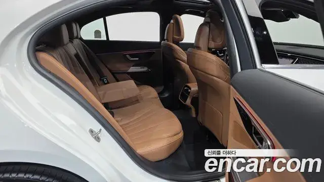 Mercedes-Benz E-Class 2026 — Фото 12/20