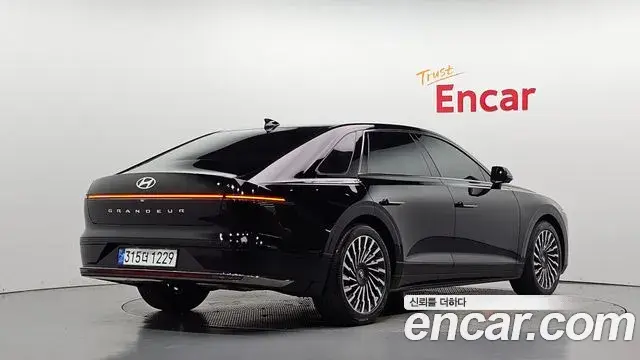 Hyundai Grandeur 2023 — Photo 2/20