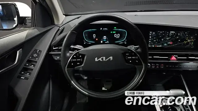Kia Niro 2023 — Фото 13/20