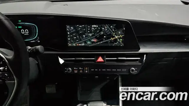 Kia Niro 2023 — Фото 14/20